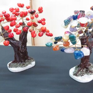 ARBOLES CON PIEDRAS